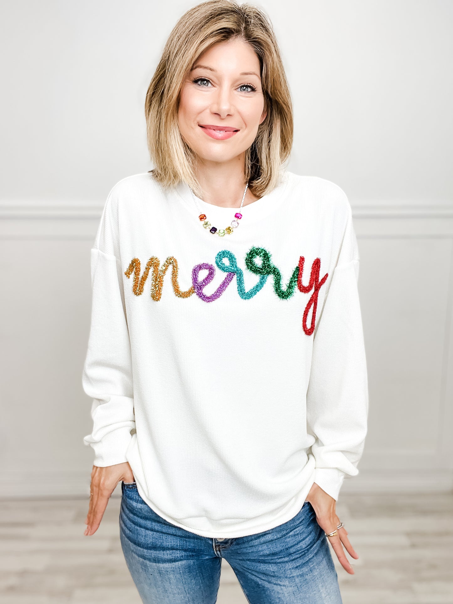 MERRY TINSEL LETTERING TWO TONE RIB PULLOVER TOP