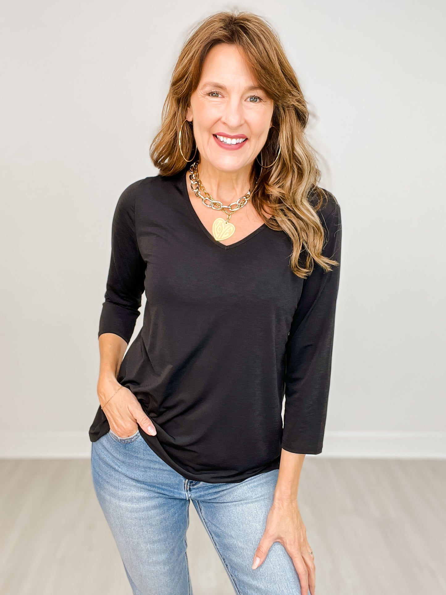 V-Neck Poly Blend 3/4" Sleeve Top in BLACK