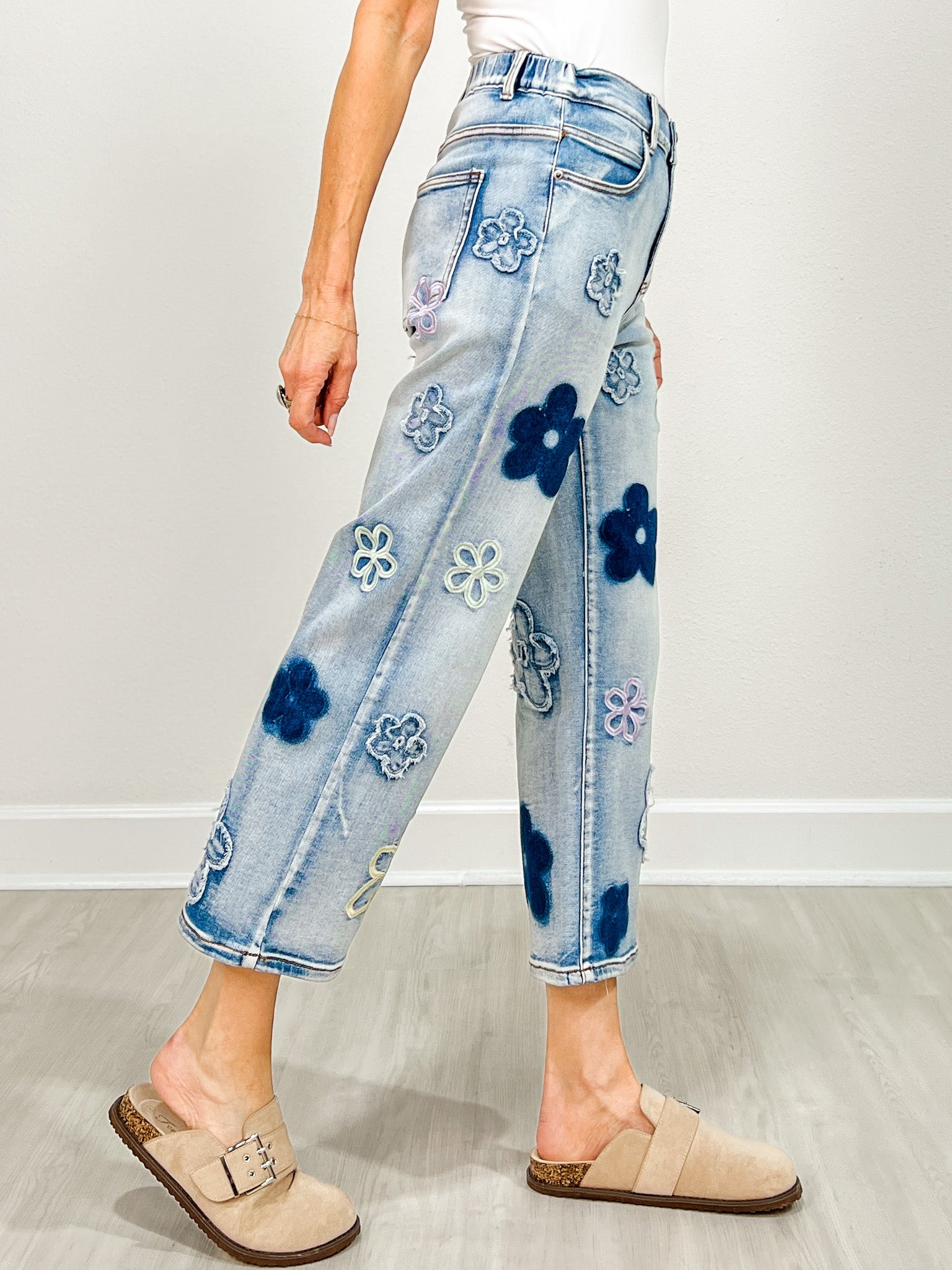 Washed Stretch Floral Embroidery Denim Pants