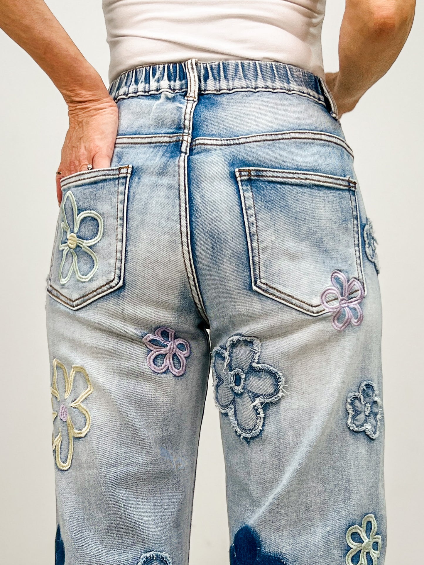 Washed Stretch Floral Embroidery Denim Pants