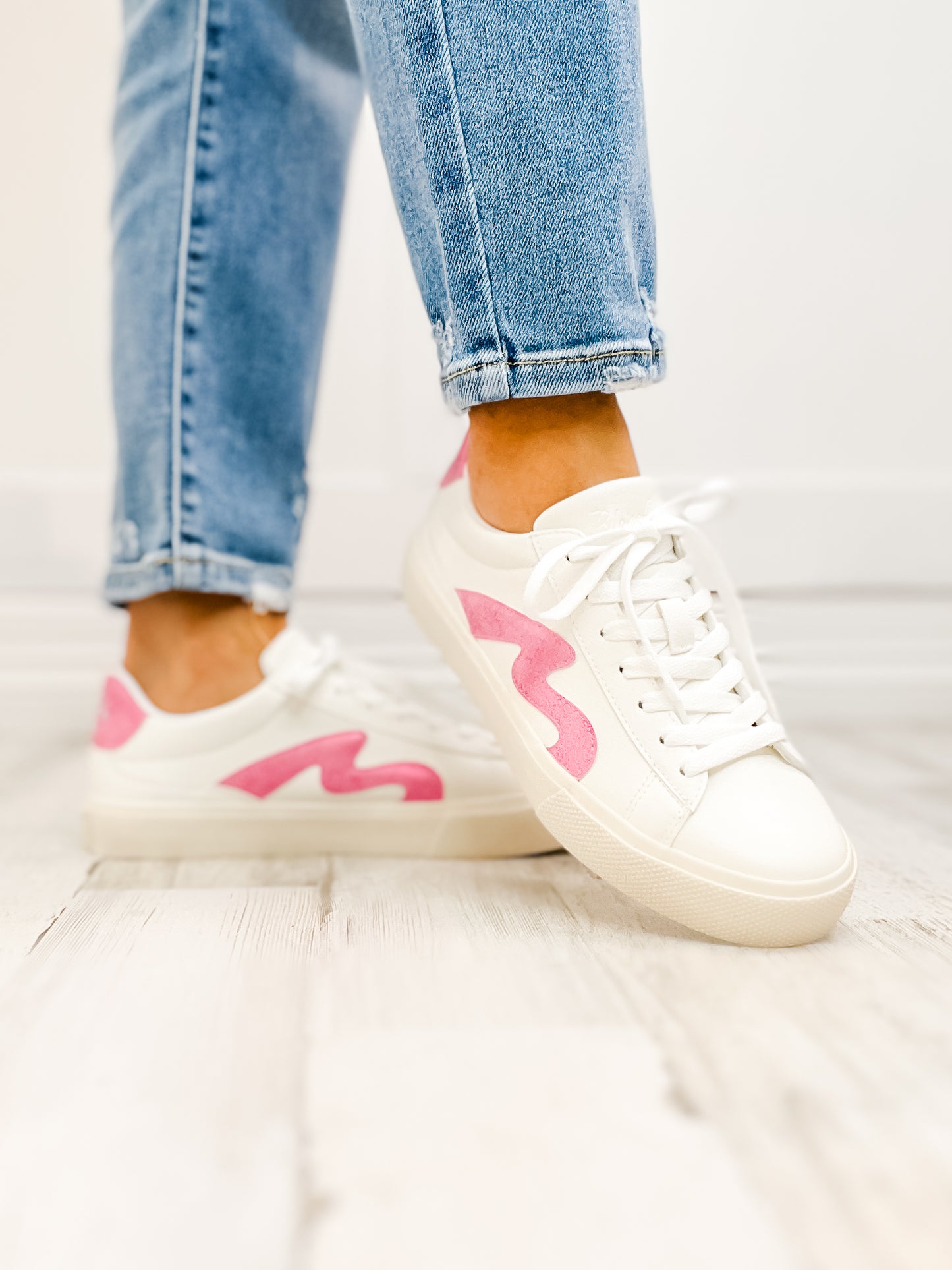 Blowfish Vice Tennis Shoes in White Ella Pink Voyager