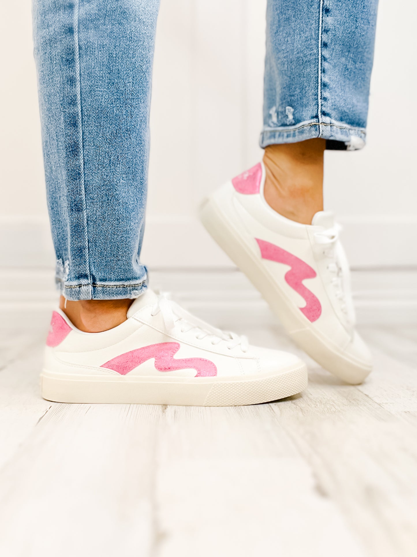 Blowfish Vice Tennis Shoes in White Ella Pink Voyager