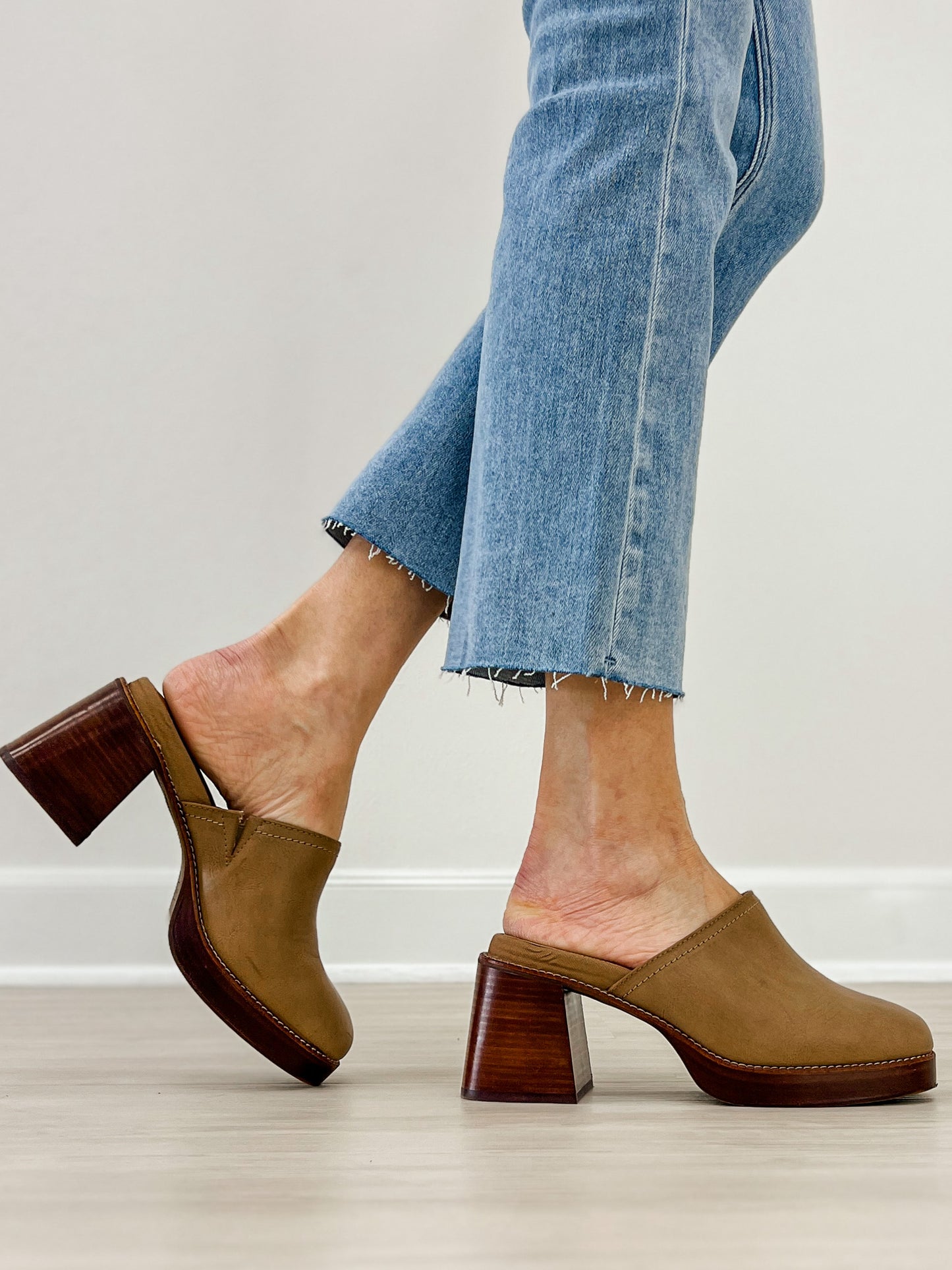 Yellowbox Ivaria Platform Clog in Taupe
