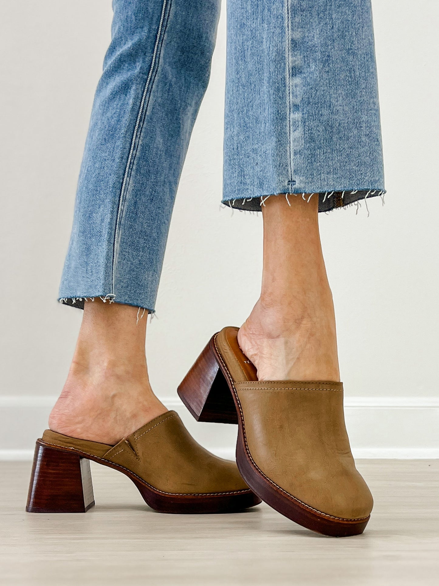 Yellowbox Ivaria Platform Clog in Taupe