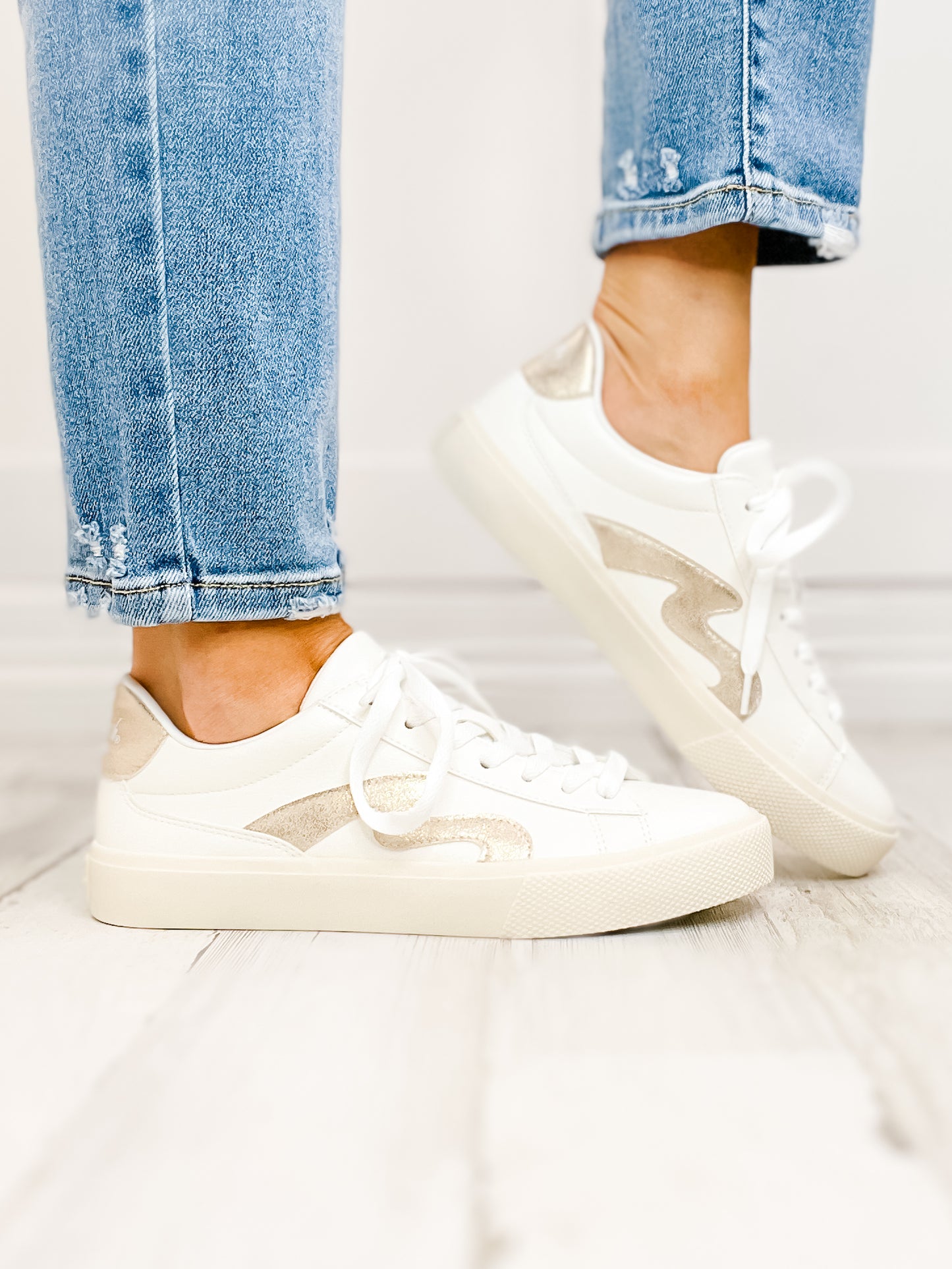 Blowfish Vice Tennis Shoes in White Ella Gold