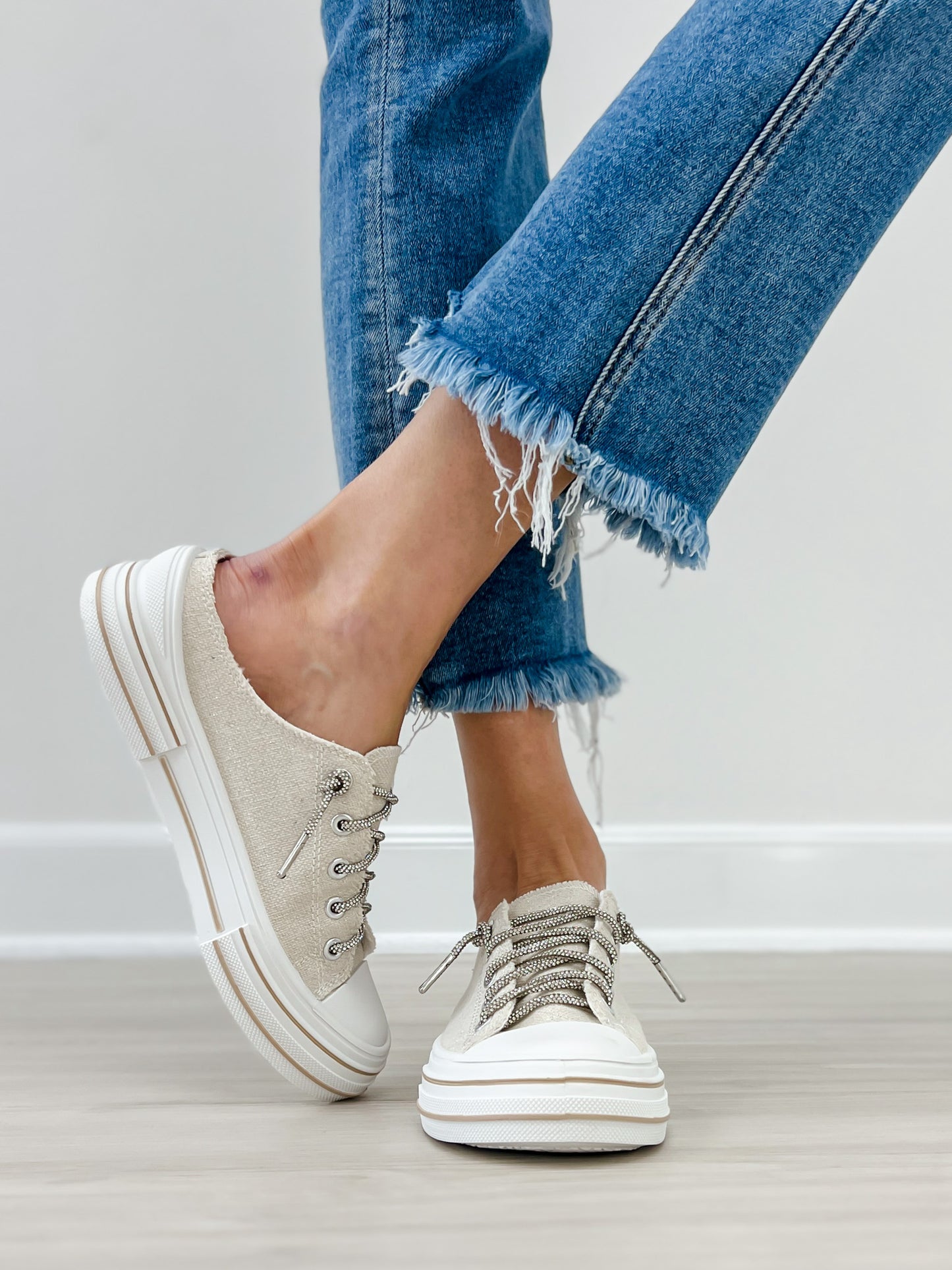 Very G Aman Slip-On Sneakers in Natural