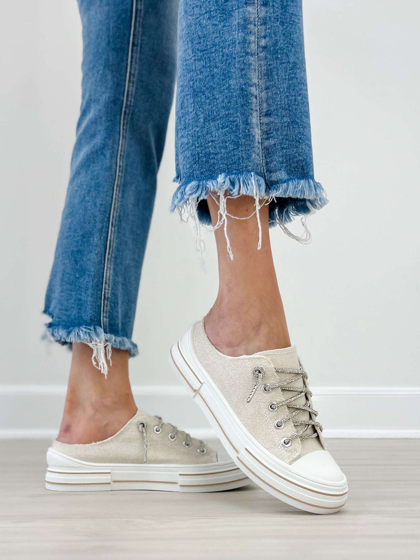 Very G Aman Slip-On Sneakers in Natural