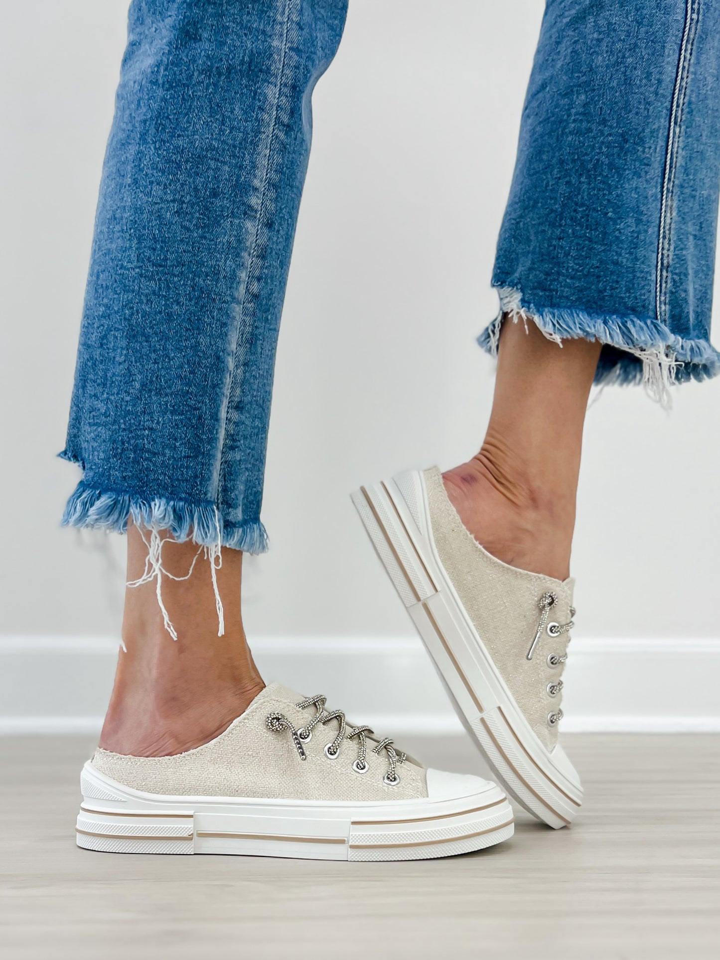 Very G Aman Slip-On Sneakers in Natural