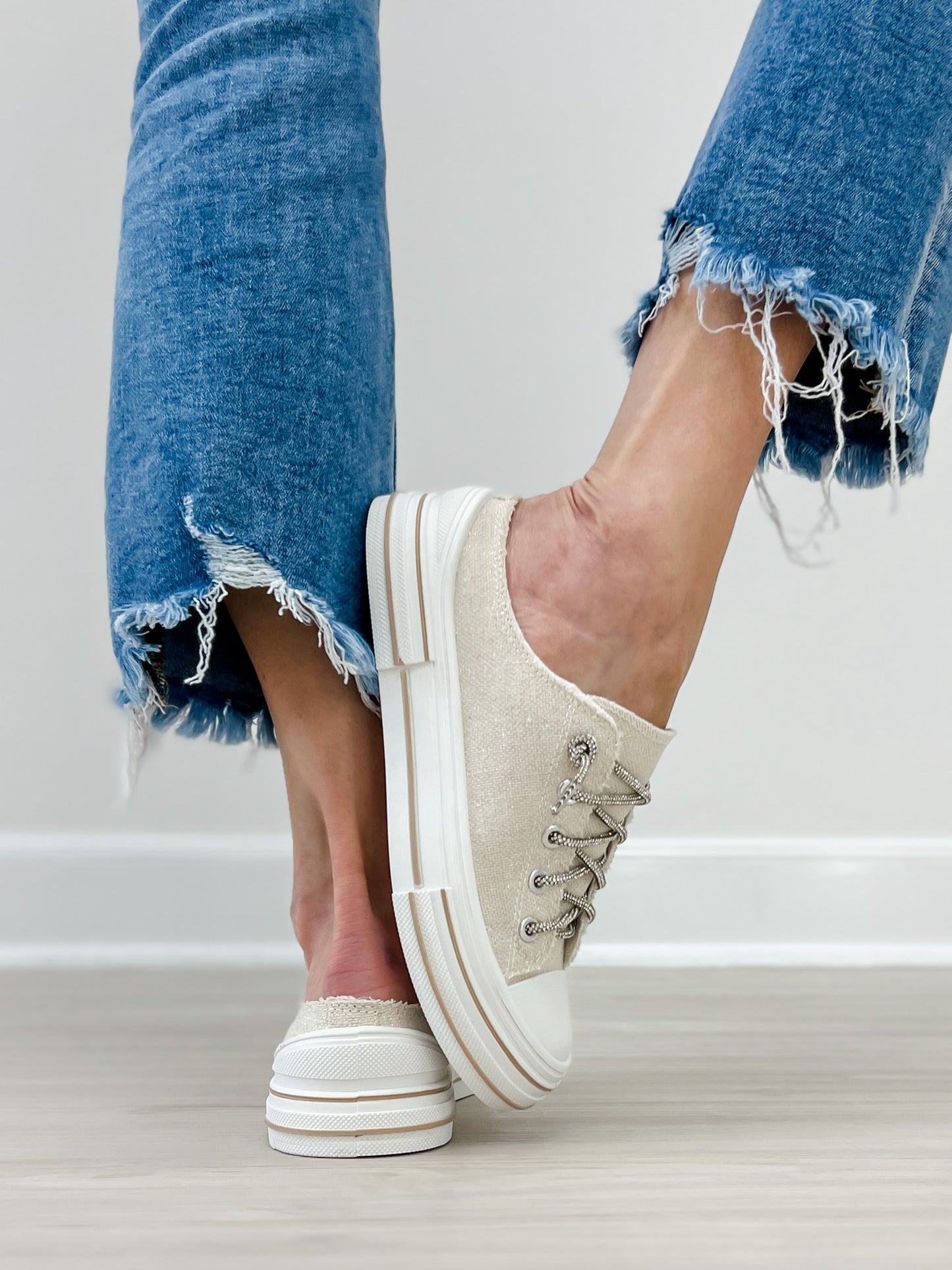 Very G Aman Slip-On Sneakers in Natural