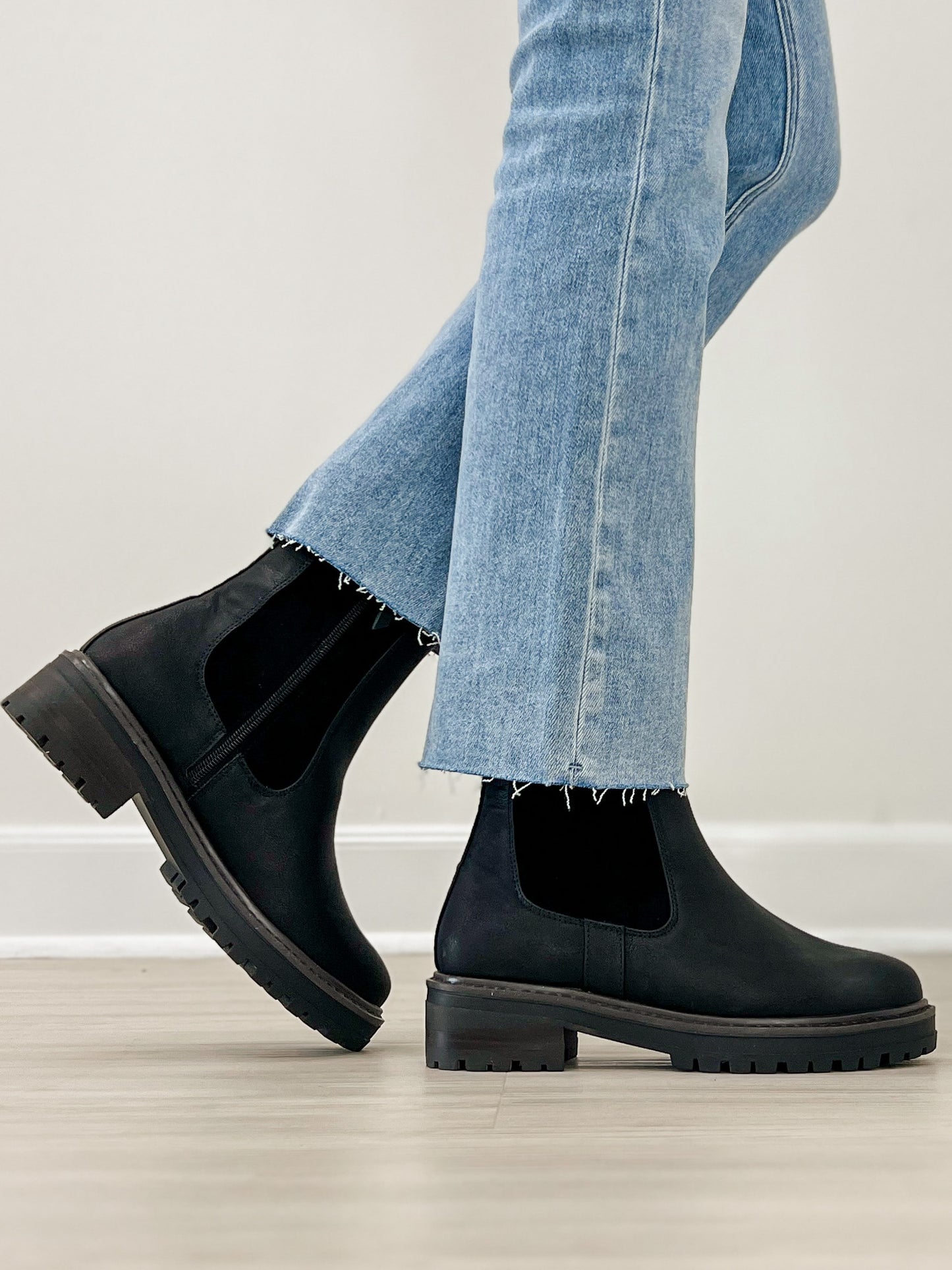 Yellowbox Acalia Boots in Black