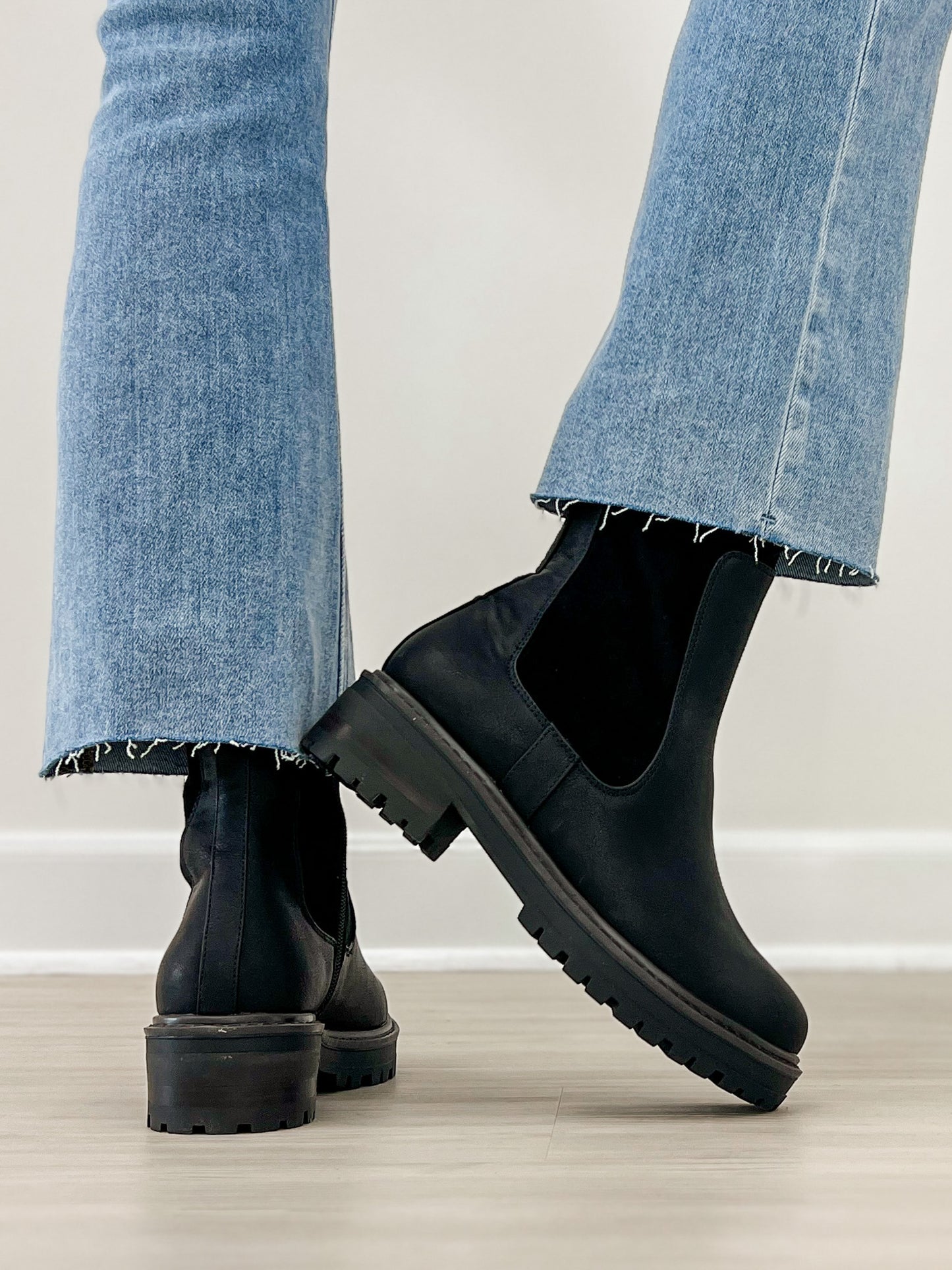 Yellowbox Acalia Boots in Black