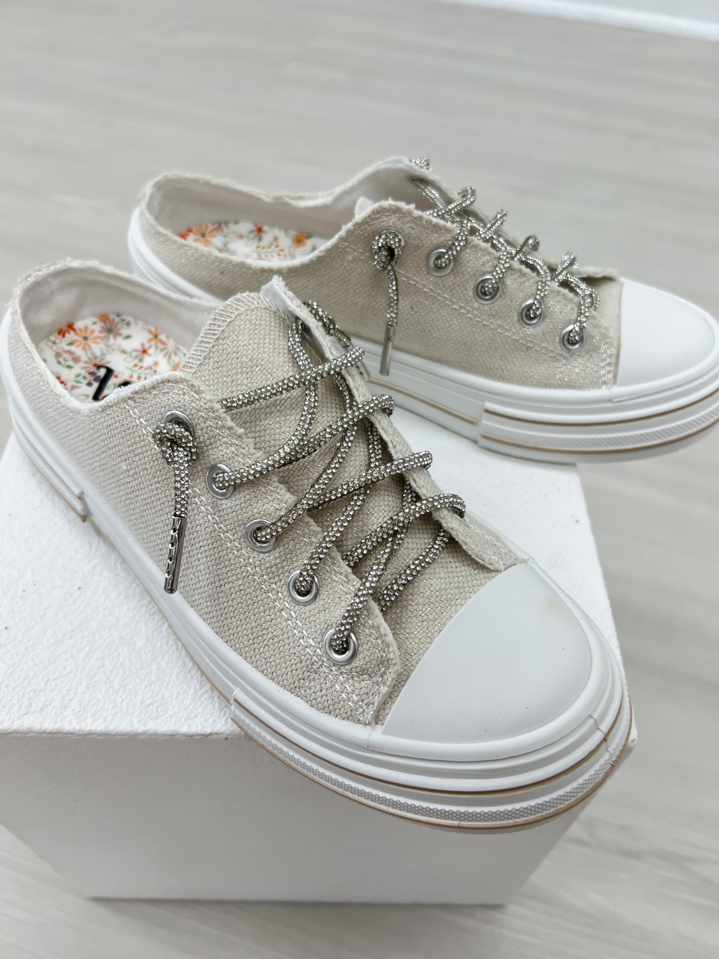 Very G Aman Slip-On Sneakers in Natural