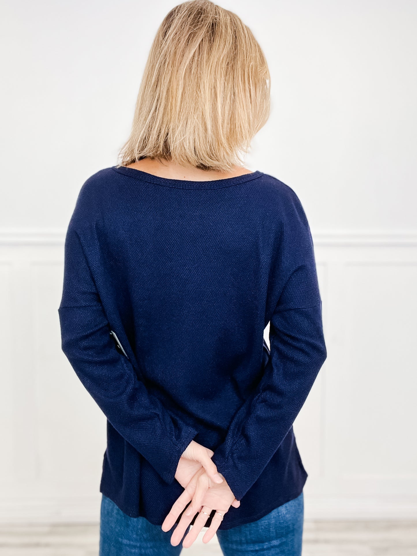 Long Sleeve Knit Sweater Top with V-Neckline and Front Pocket