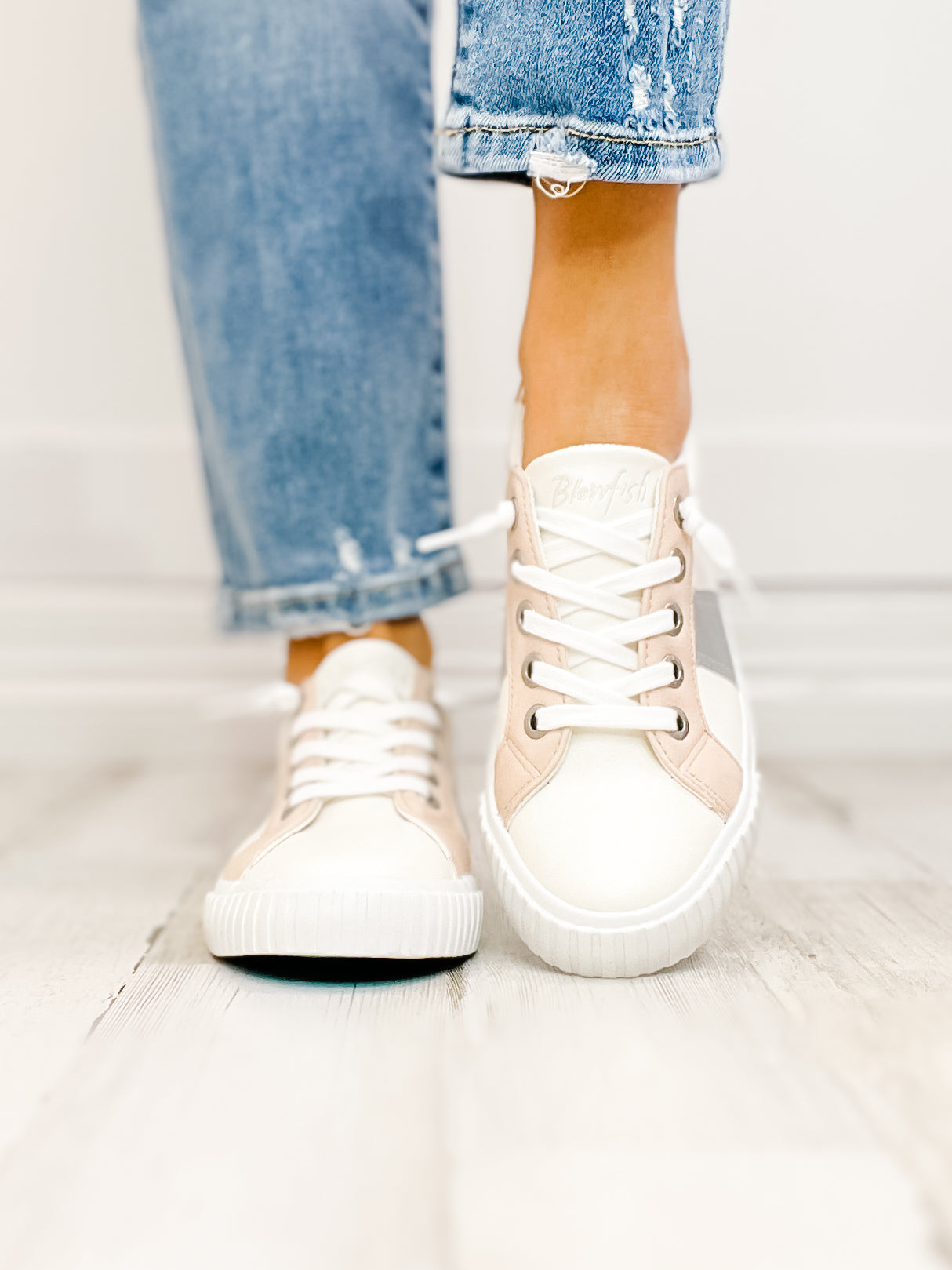 Blowfish Wave Tennis Shoes in Off White Cream Silver Gold