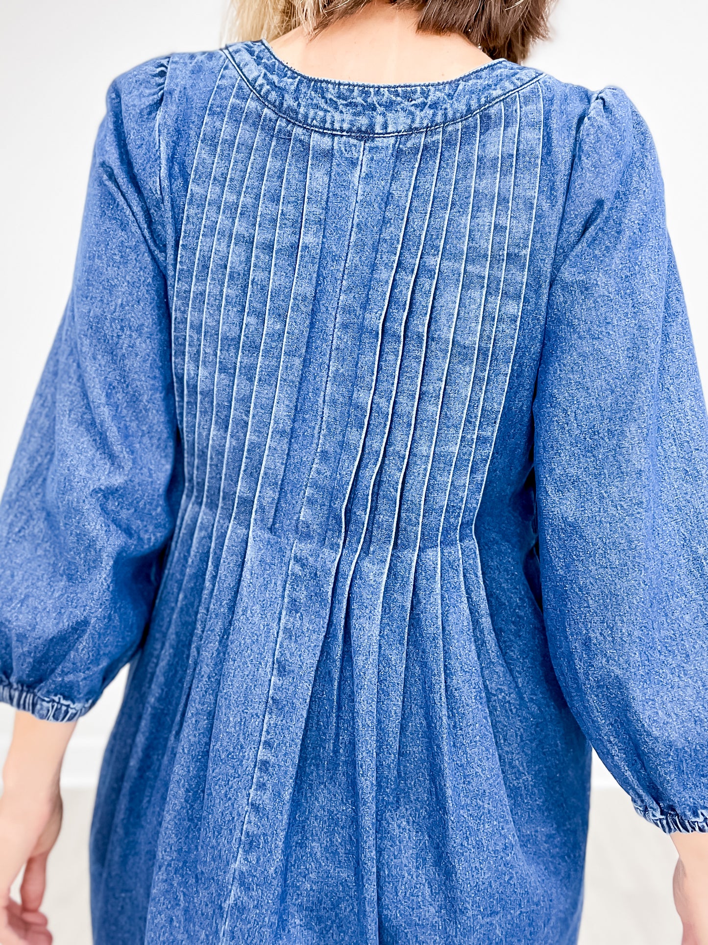 V-neck Sleeveless Pleated Denim Dress