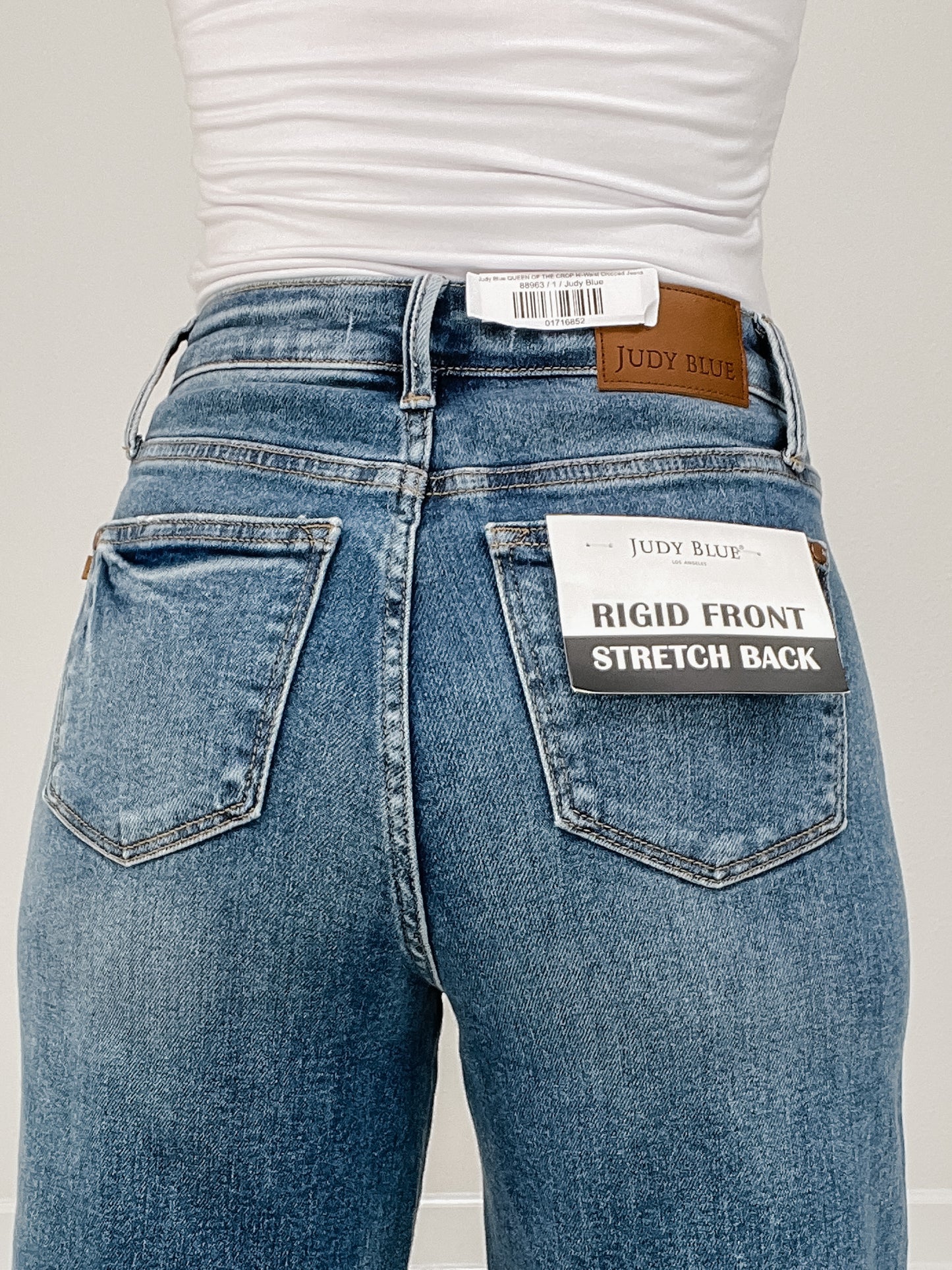Judy Blue QUEEN OF THE CROP Hi-Waist Cropped Jeans
