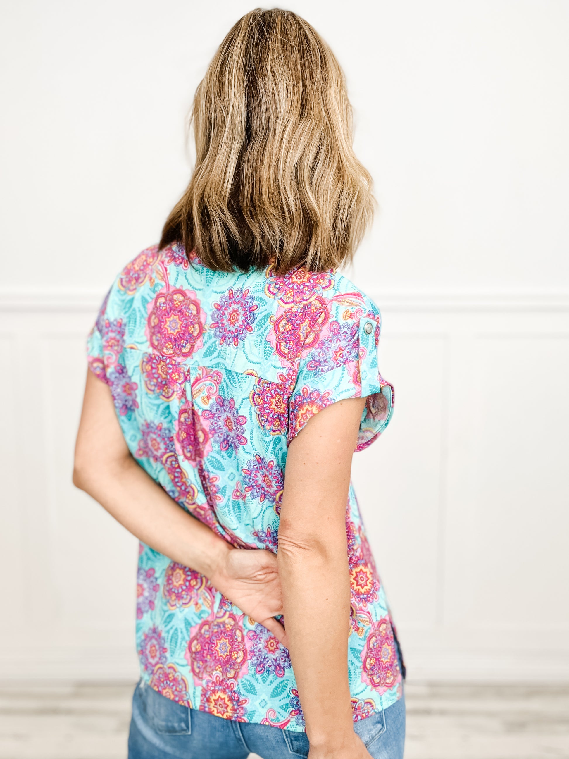 Lizzy Vacation Short Sleeve Top in Teal Multi