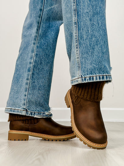 Corkys Quiver Boots in BROWN OILED