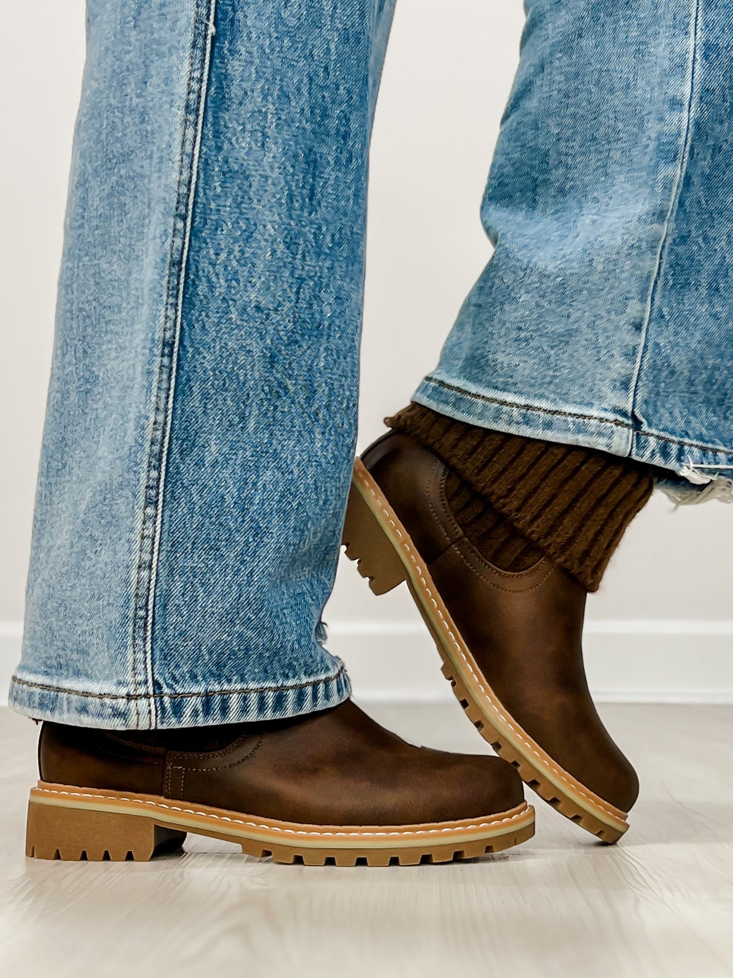 Corkys Quiver Boots in BROWN OILED