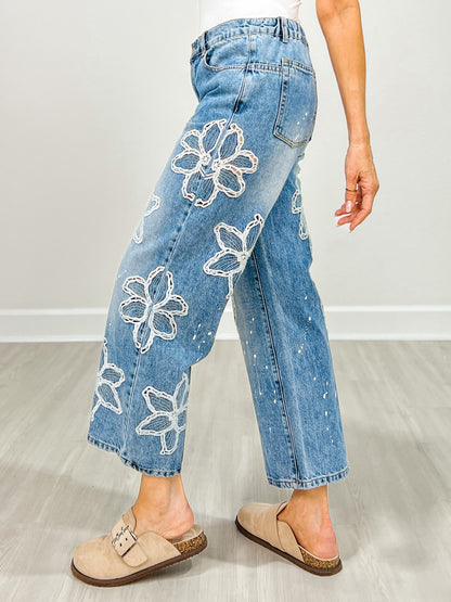 Washed Floral Embroidery Straight Jeans