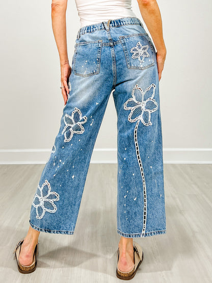 Washed Floral Embroidery Straight Jeans