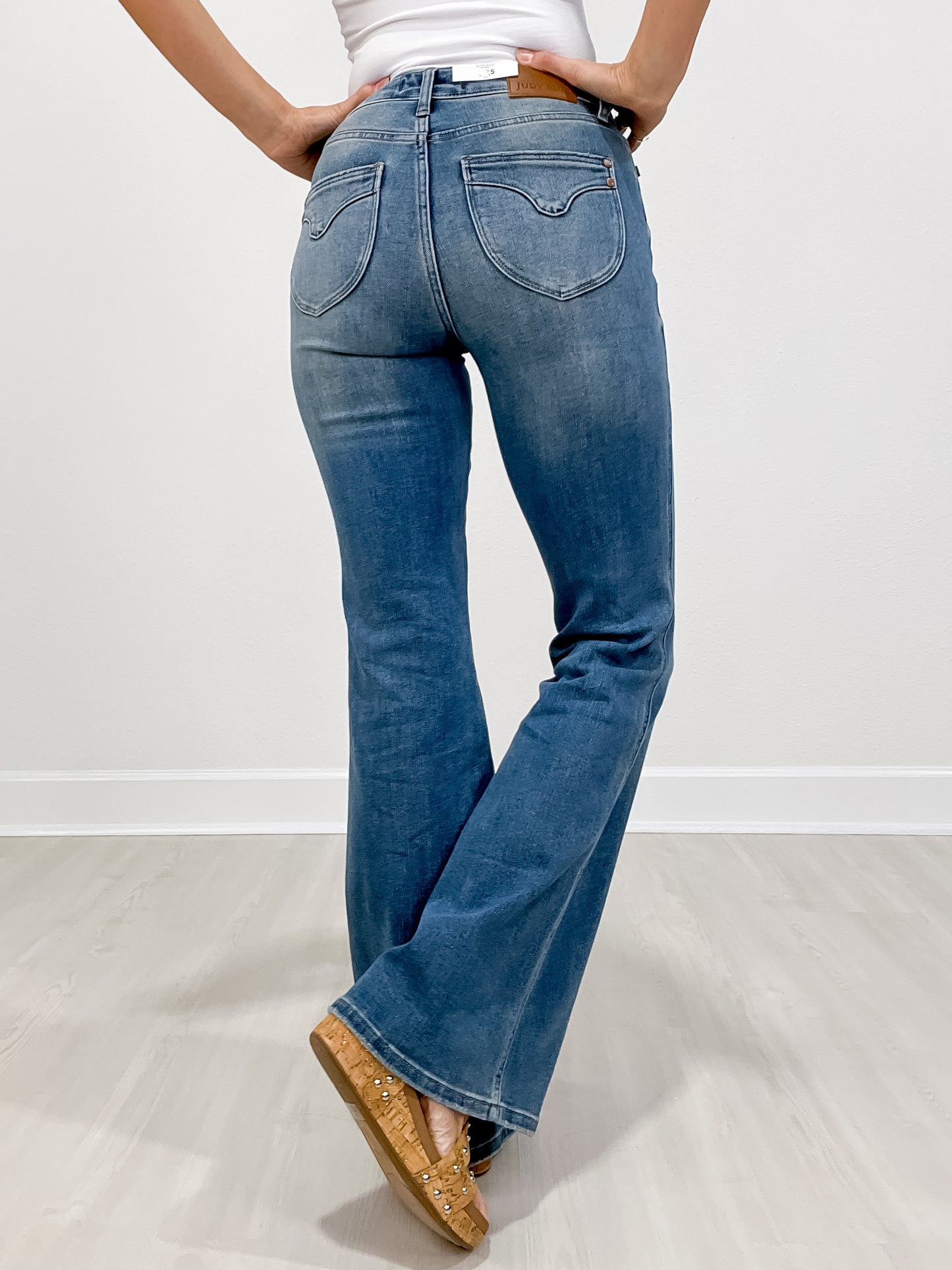 Judy Blue STILL STANDING Mid-Rise Tummy Control Vintage Wash Non-Distressed Flare Jeans