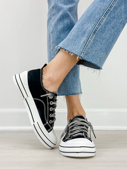 Very G Aman Double Sneakers in Black