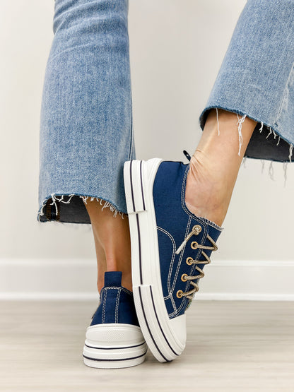 Very G Aman Gold Sneakers in NAVY