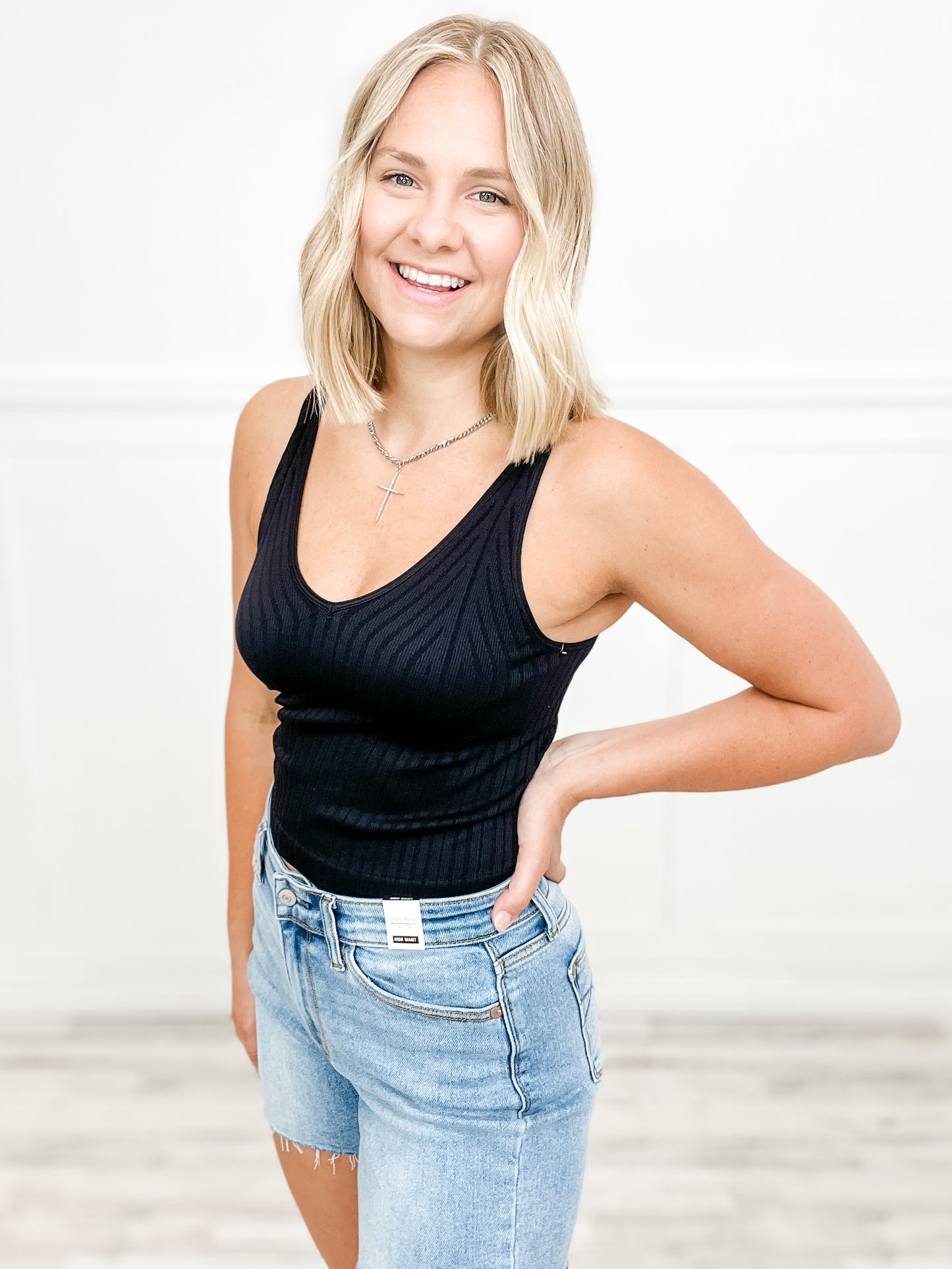 Wide Ribbed Cropped Tank Top