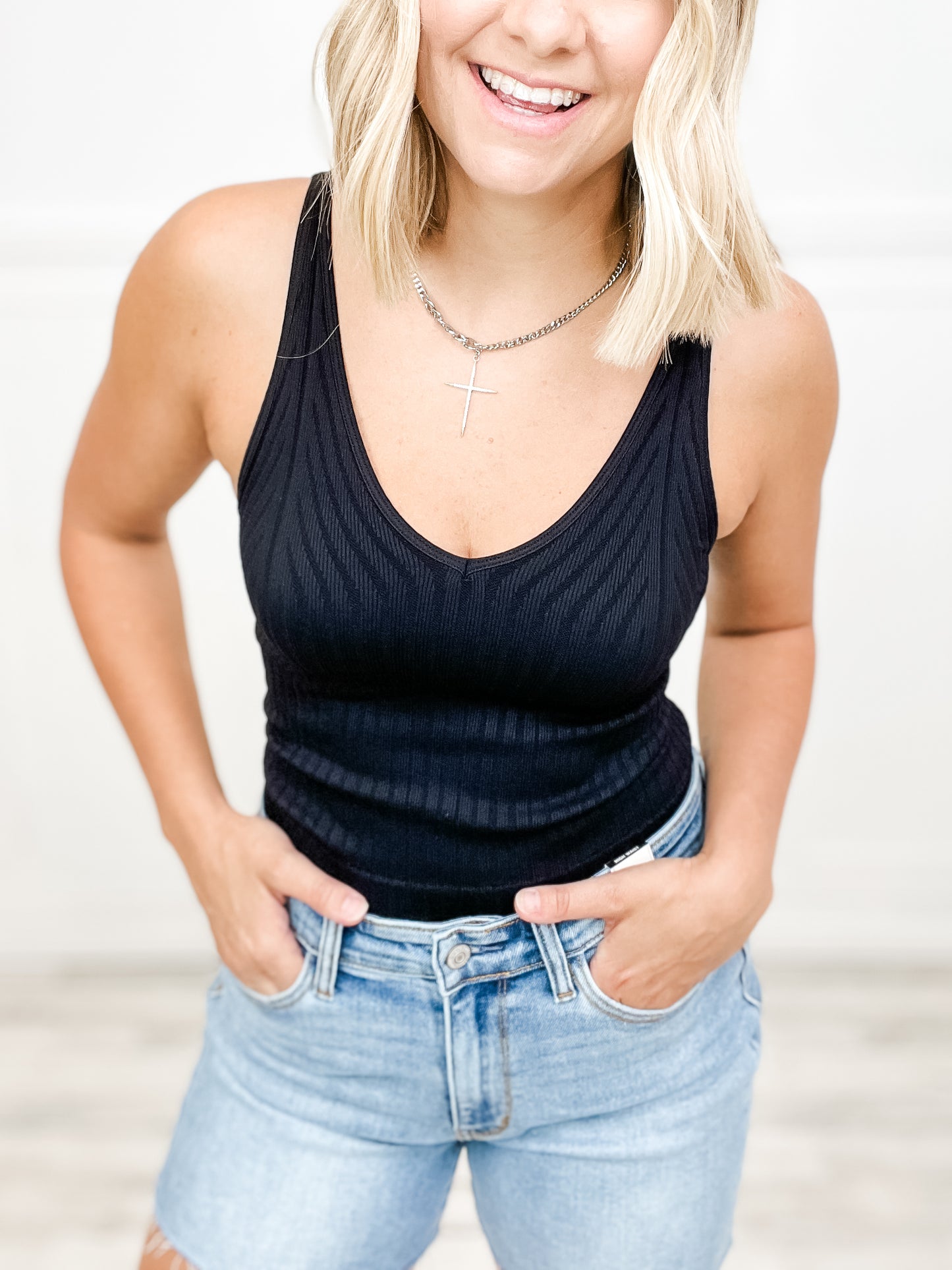 Wide Ribbed Cropped Tank Top