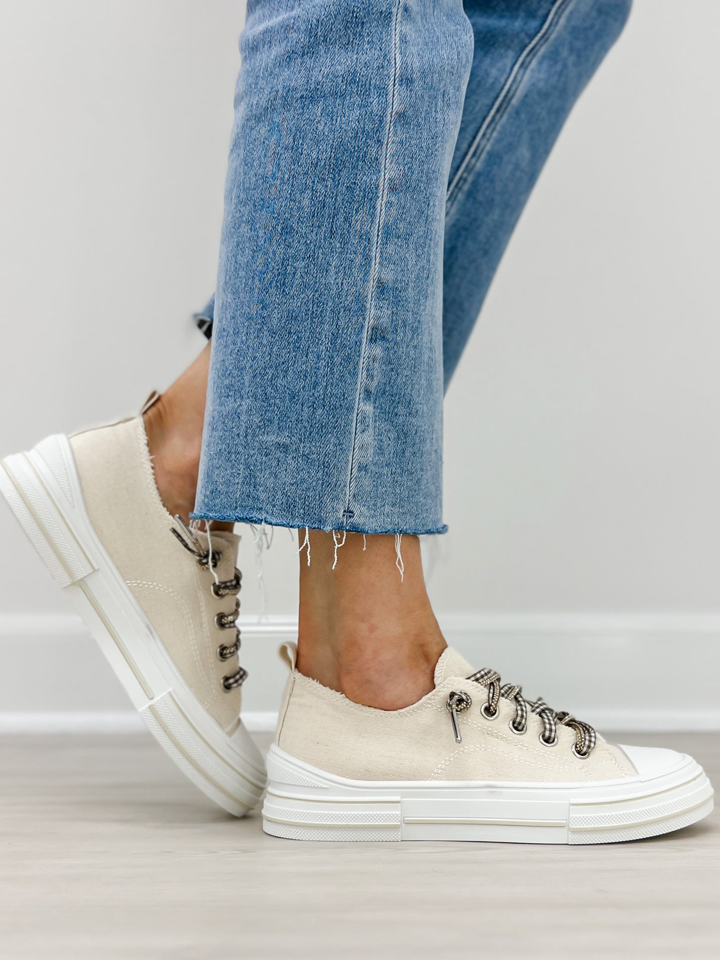 Very G Aman Double Sneakers in Natural