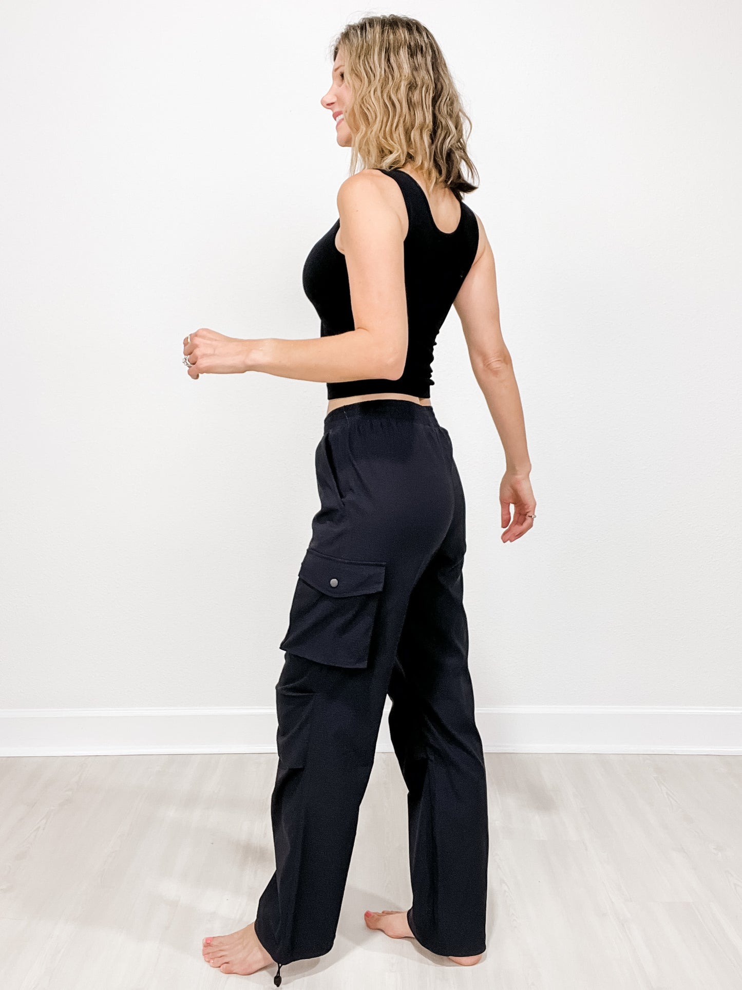 Seamless Ribbed Tank Top with Oversized Cargo Pants Set