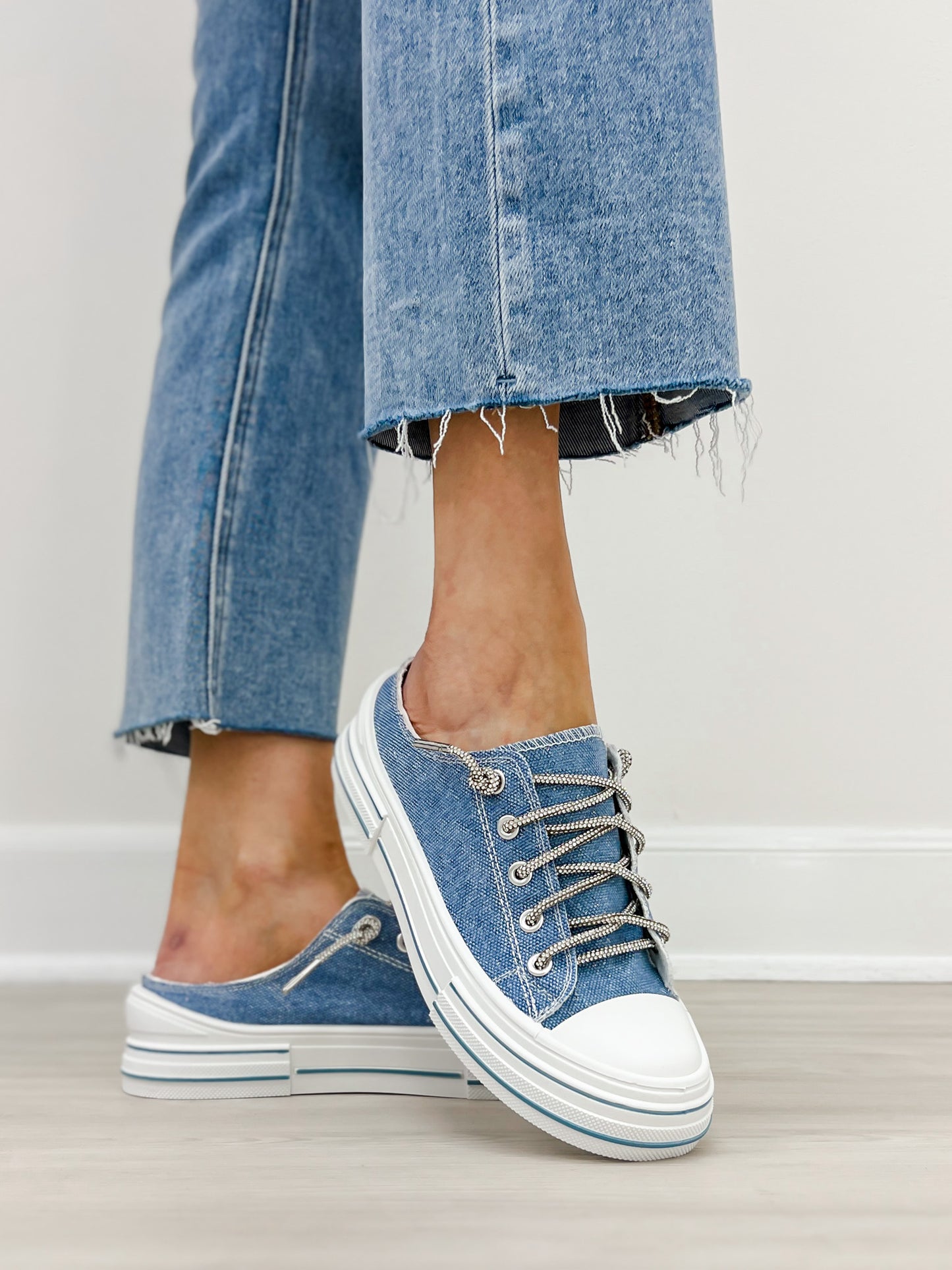 Very G Aman Slip-On Sneakers in Blue