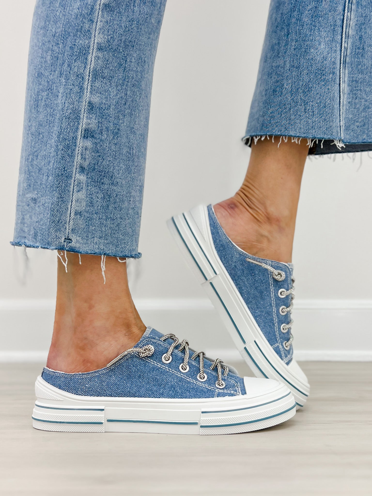 Very G Aman Slip-On Sneakers in Blue