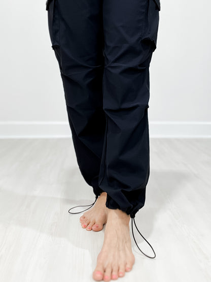 Seamless Ribbed Tank Top with Oversized Cargo Pants Set