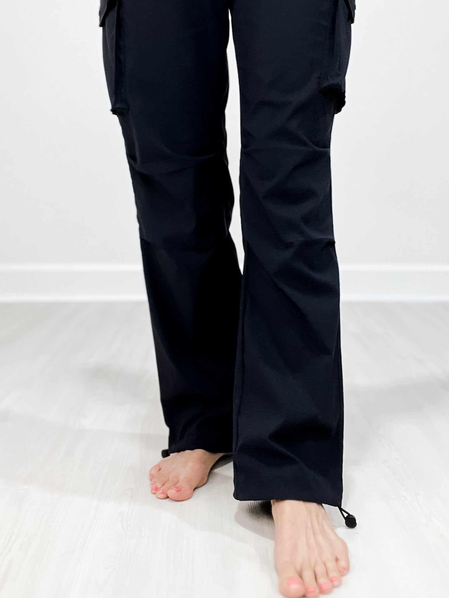 Seamless Ribbed Tank Top with Oversized Cargo Pants Set