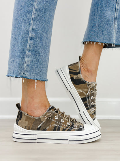 Very G Aman Camo Sneakers in Sand