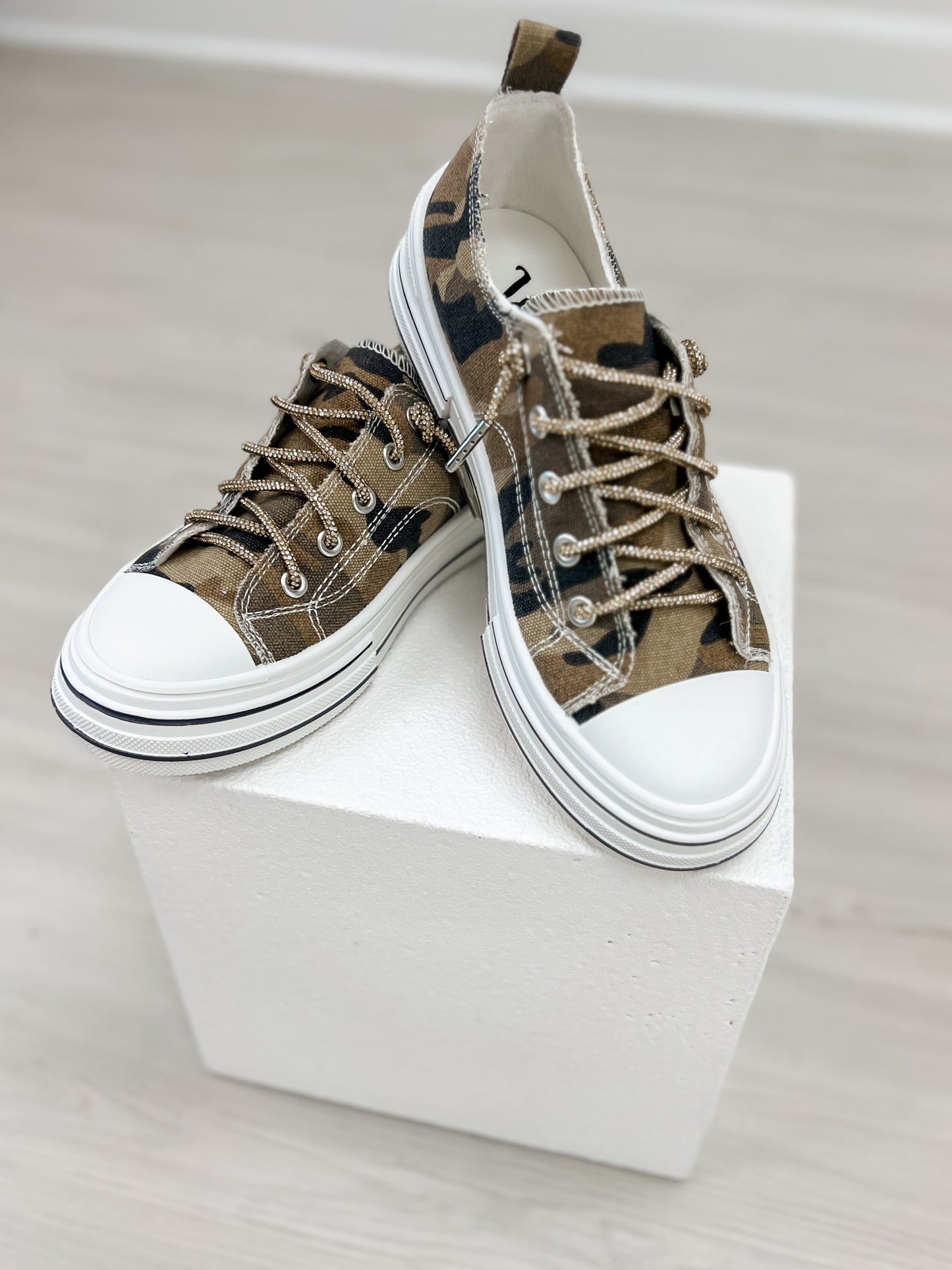 Very G Aman Camo Sneakers in Sand