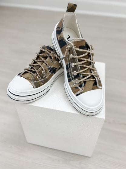 Very G Aman Camo Sneakers in Sand