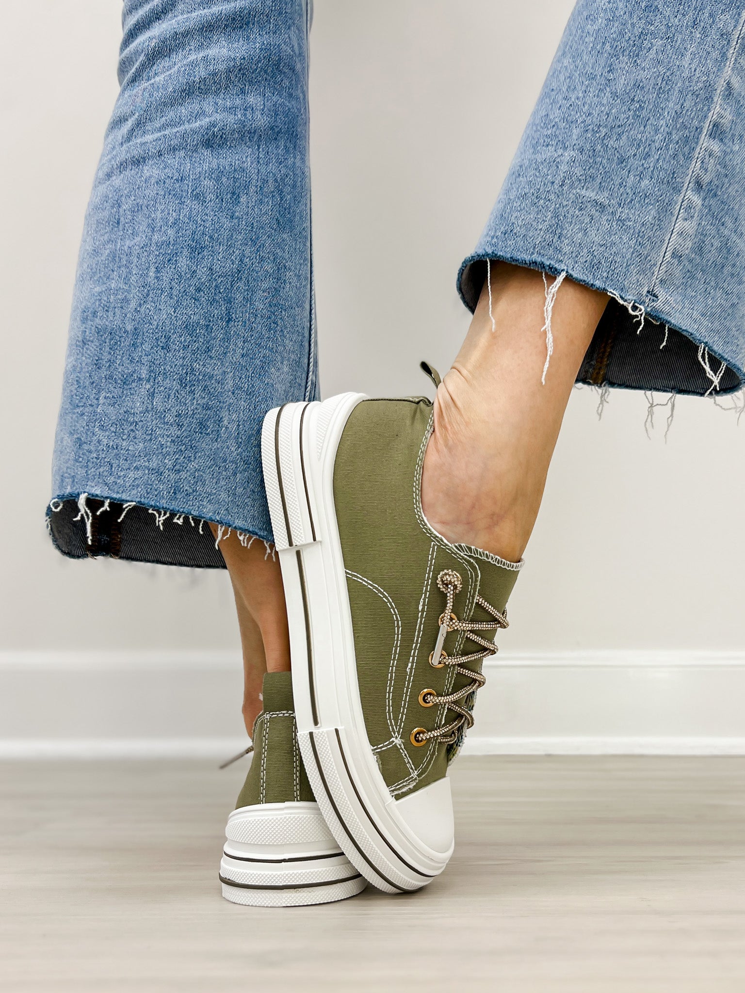 Very G Aman Gold Sneakers in Khaki