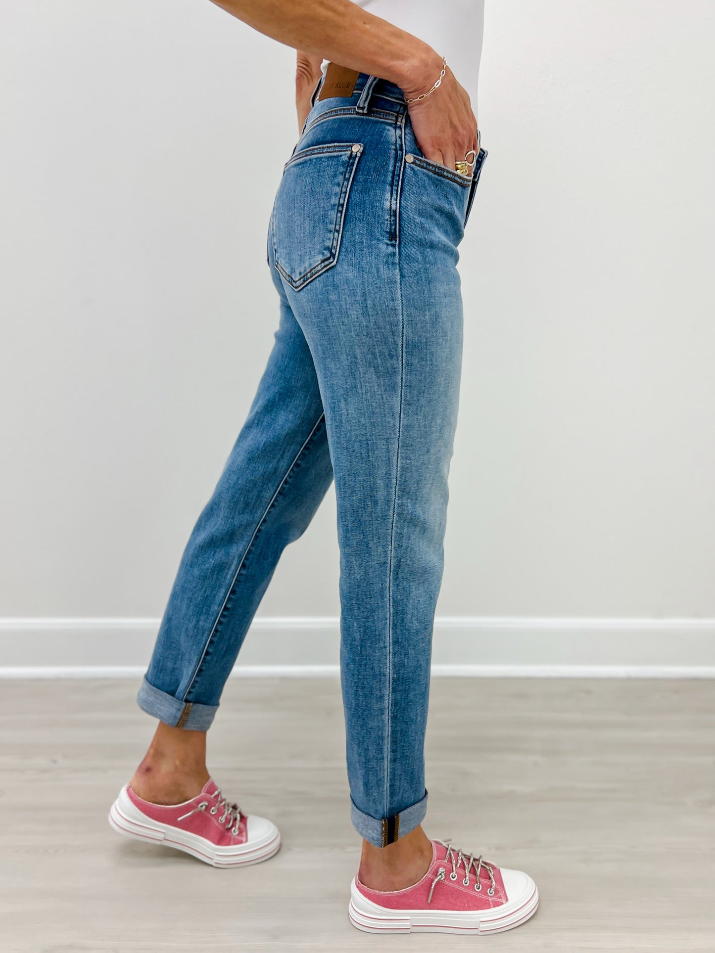 Judy Blue SIMPLY SOMETHIN' Mid-Rise Non-Distressed Boyfriend Jeans