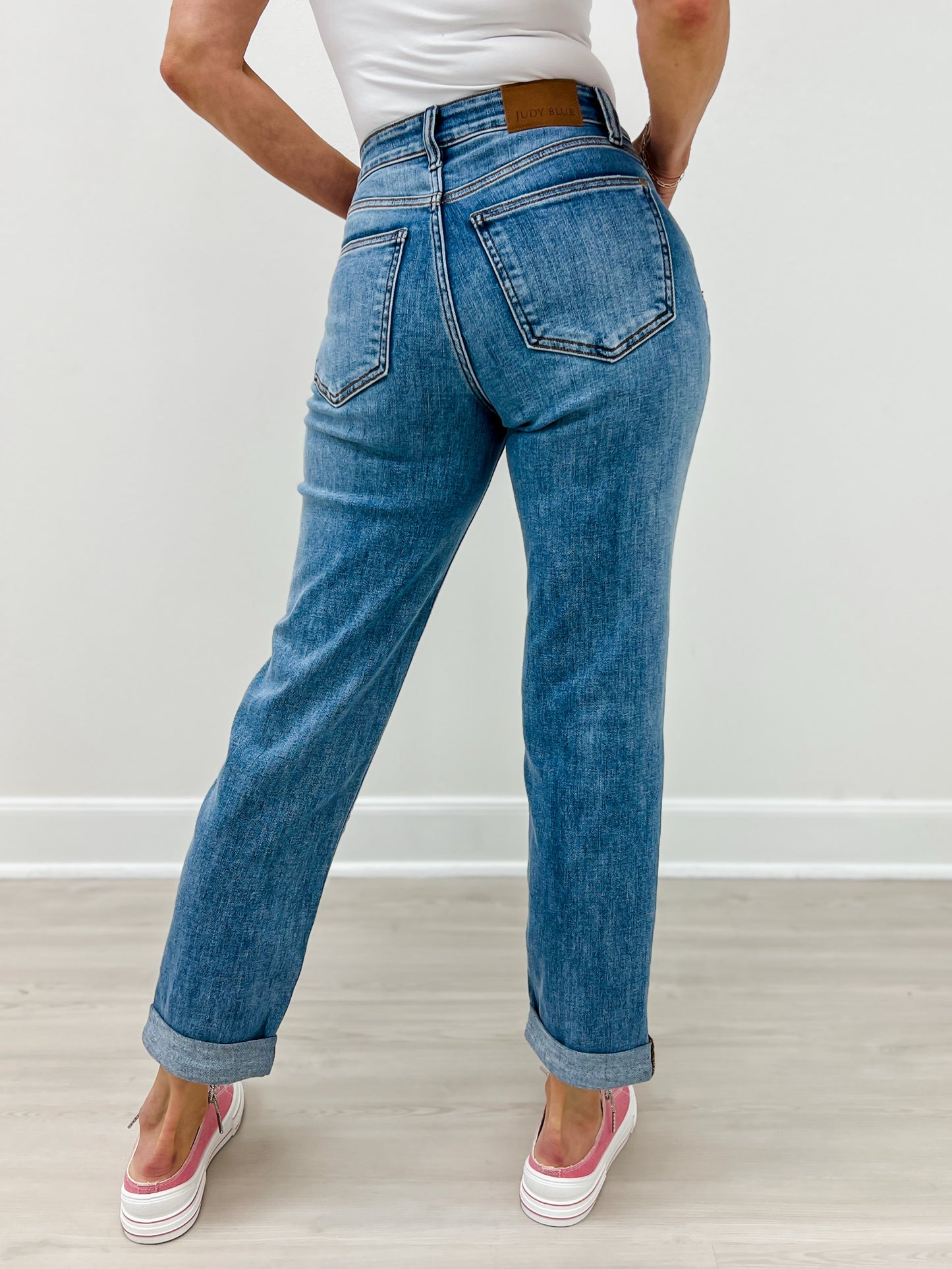 Judy Blue SIMPLY SOMETHIN' Mid-Rise Non-Distressed Boyfriend Jeans