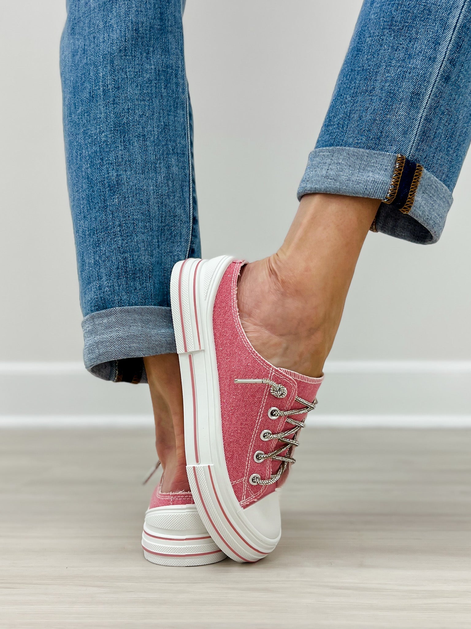 Very G Aman Slip-On Sneakers in Pink