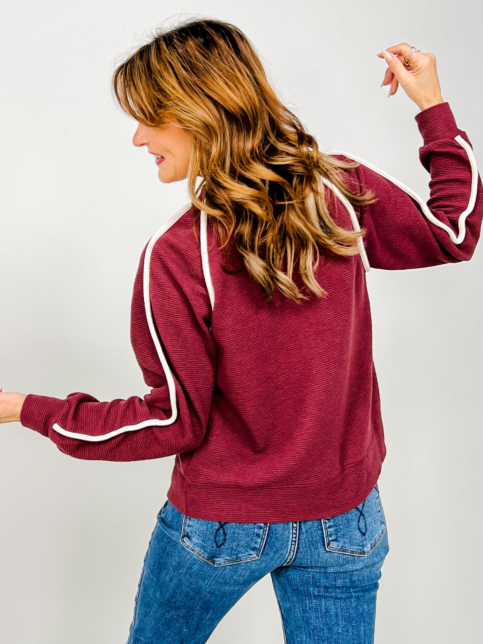 Cloudy Knit Piped Long Sleeve Top