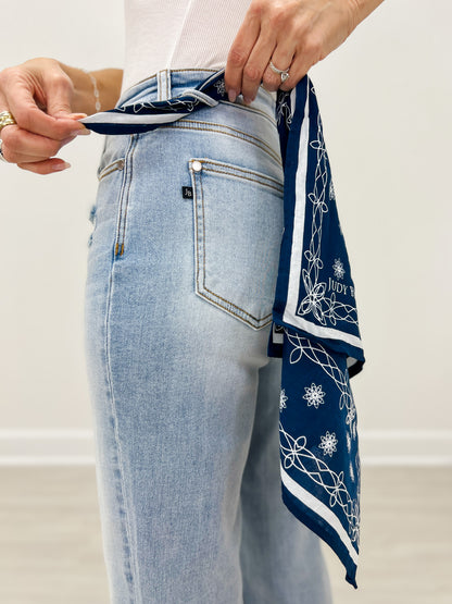 Judy Blue MAIN STREET Mid-Rise Boyfriend Jeans with Bandana Loop