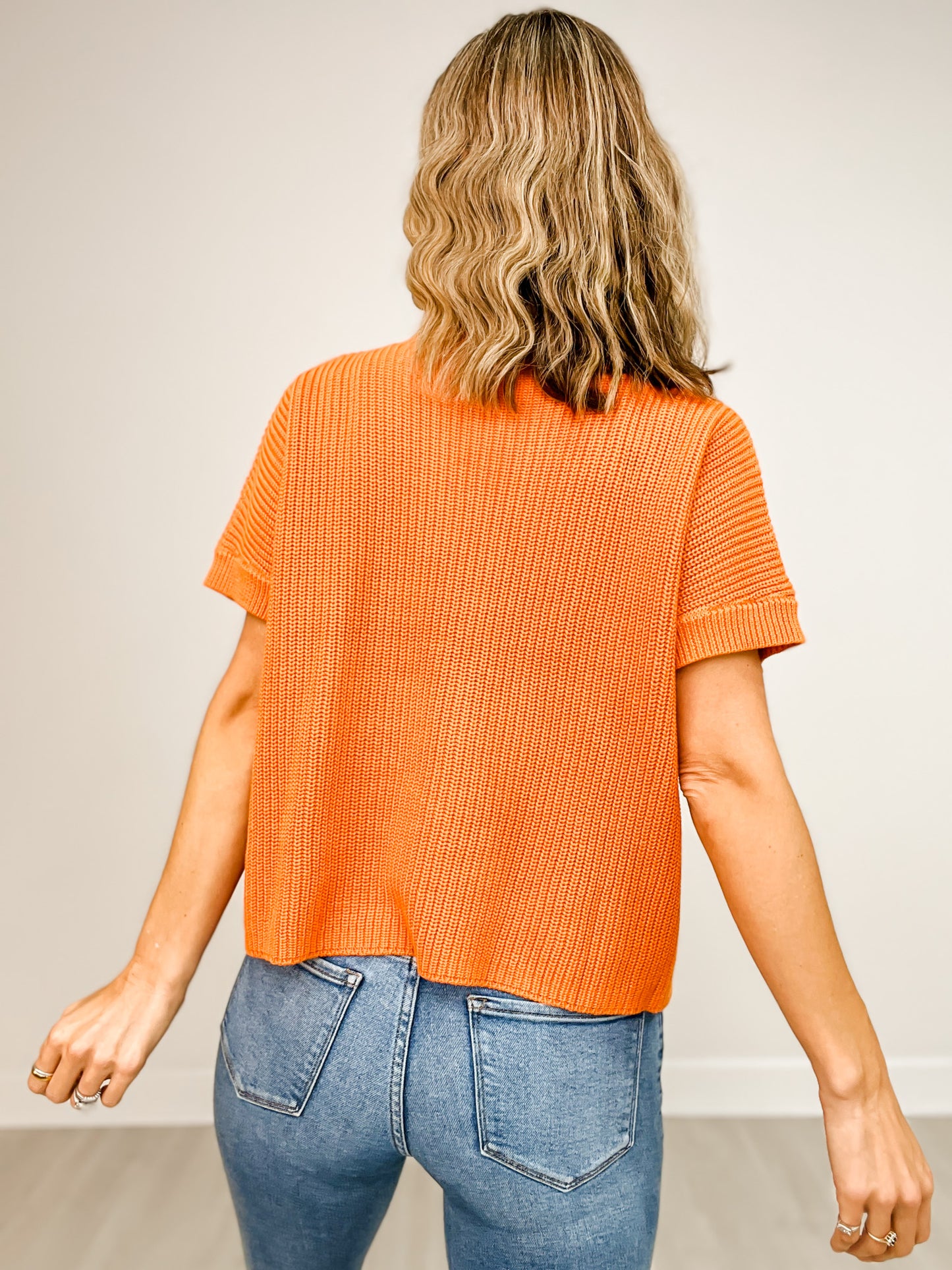 Short Sleeve Sweater Top with Side Pocket