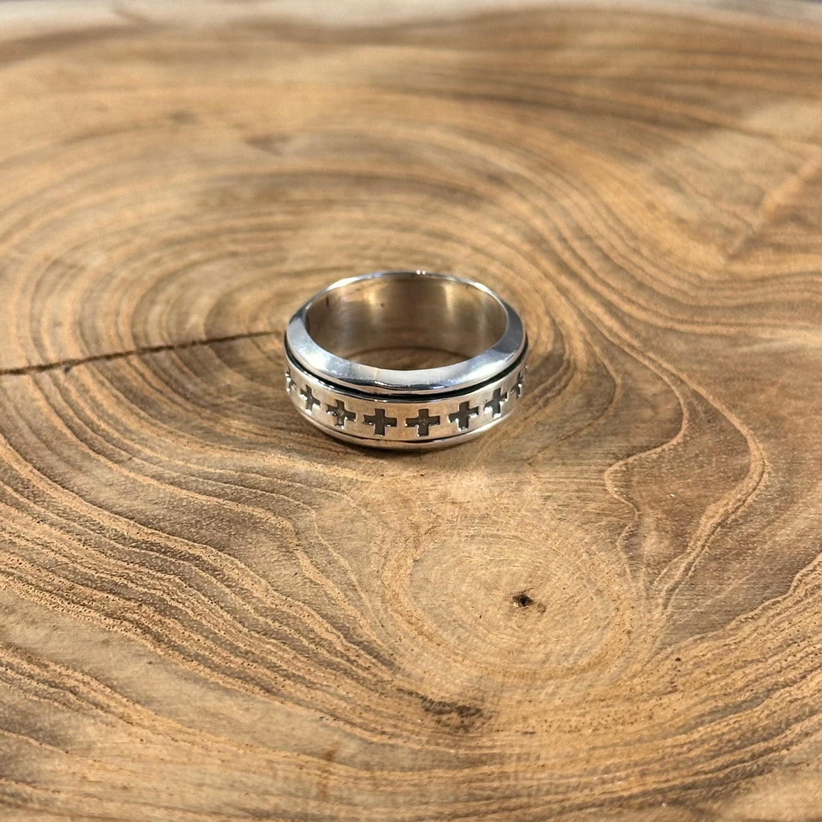 Cross Spinner Ring
