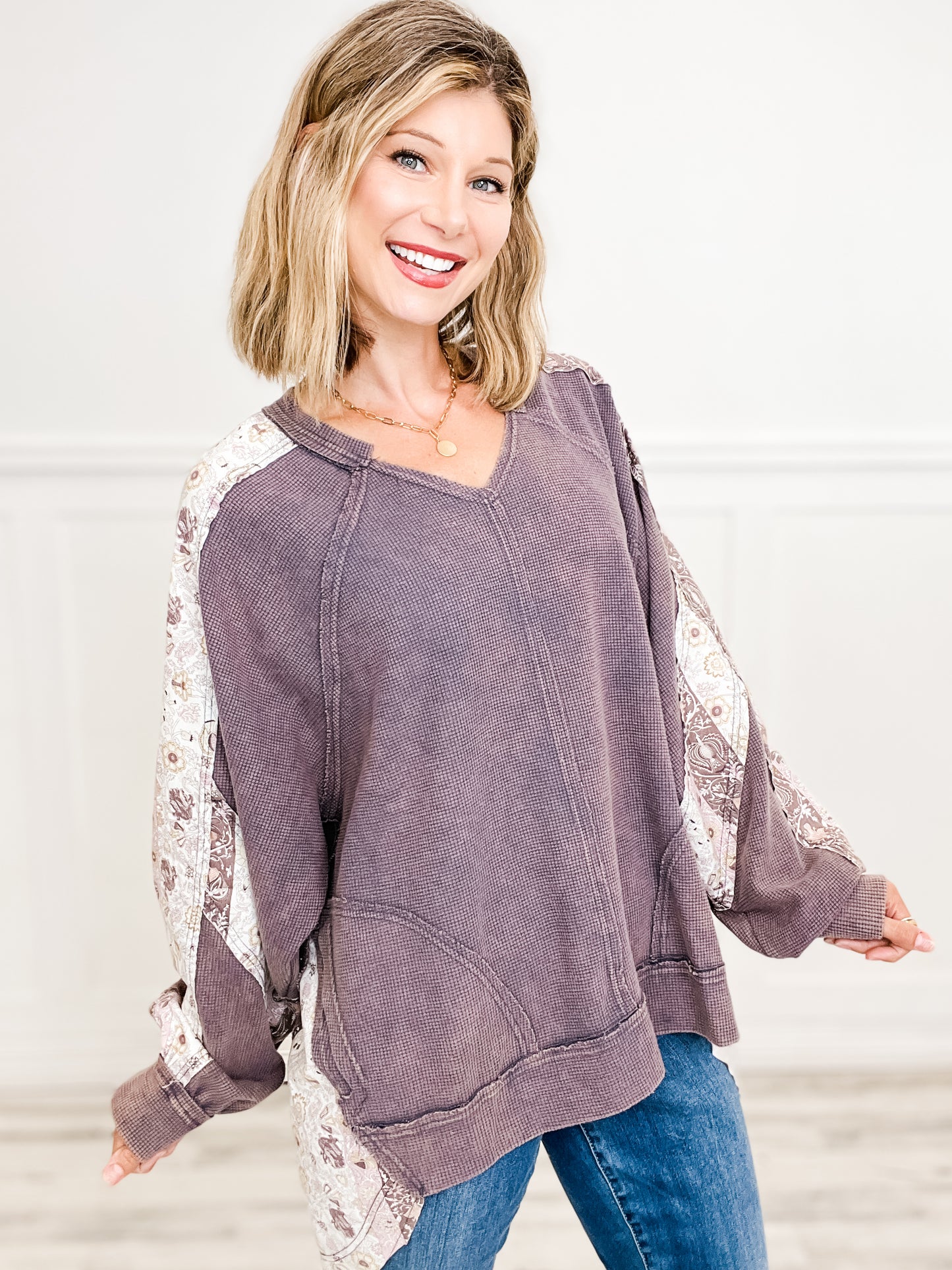 V-Neck Long Sleeve Floral Print Sweatshirt in Charcoal