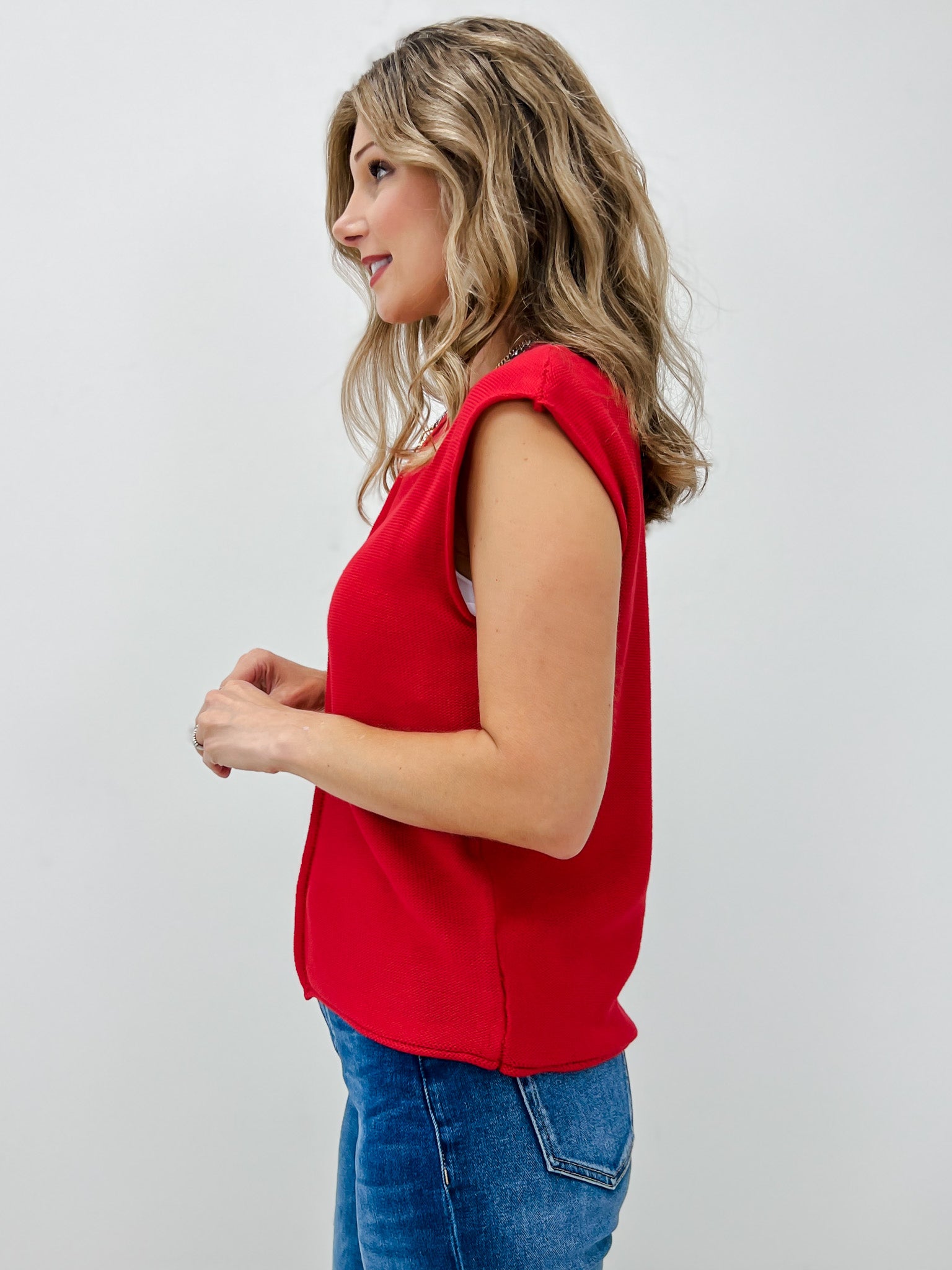 Center Seam Sleeveless Sweater Top
