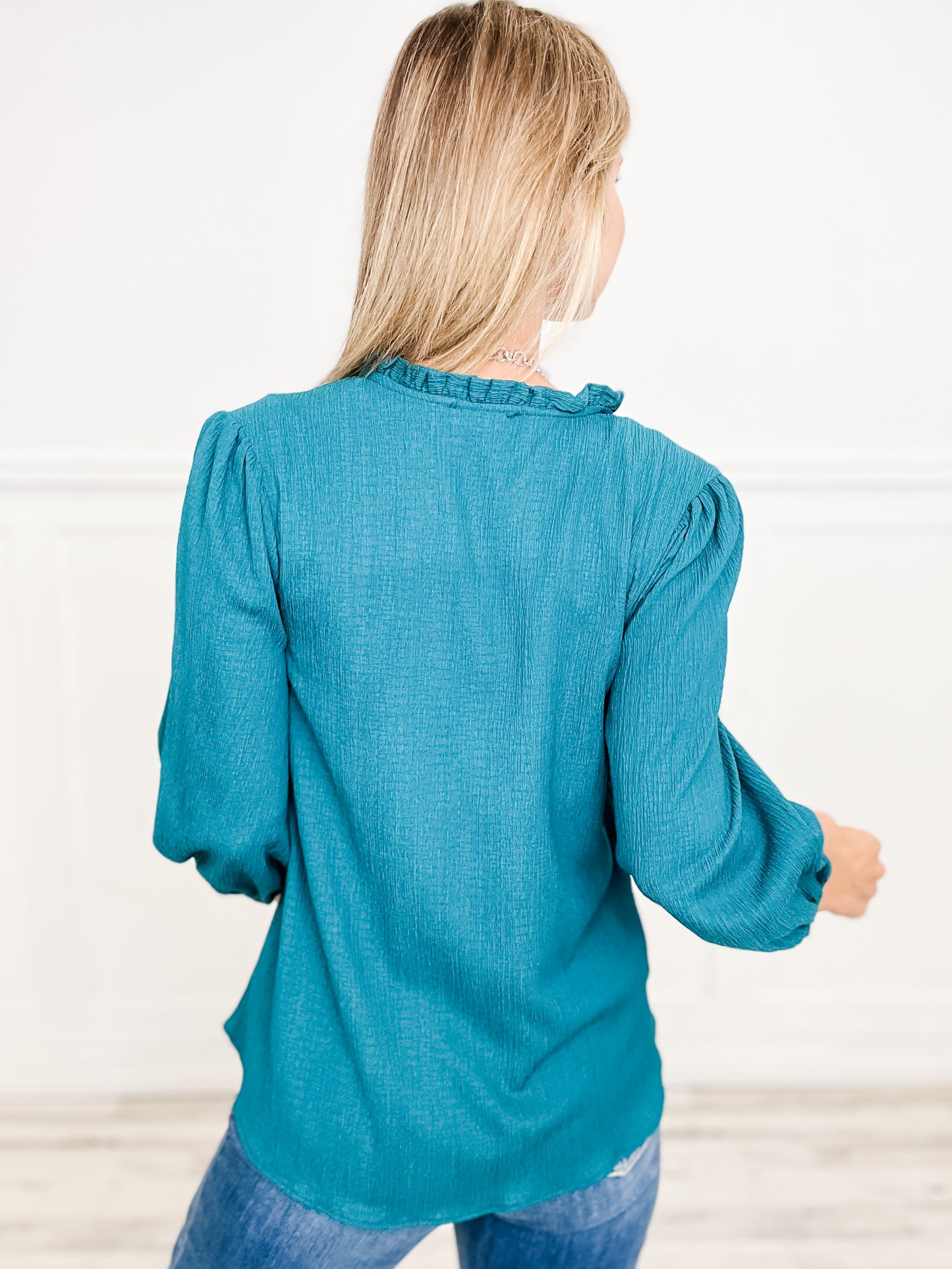 3/4 SLEEVE TOP WITH RUFFLED NECK